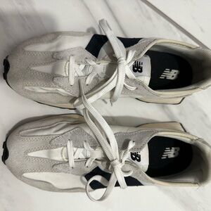 New Balance 327
